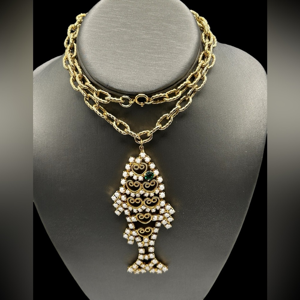 Vintage 1960's Articulated Milk Glass Fish Necklace